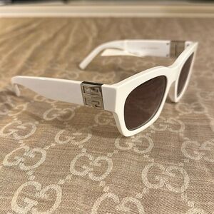 014 Givenchy MSRP $390 NWT